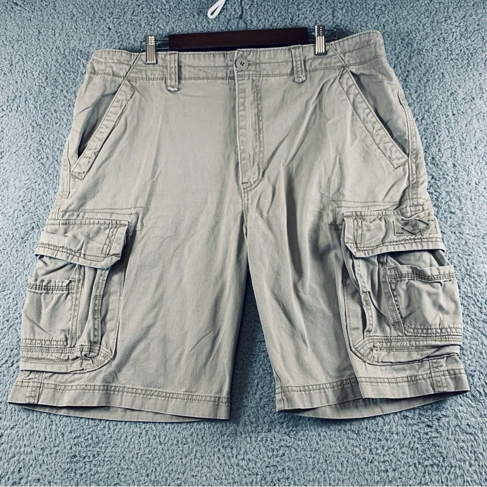 Unionbay Cargo Shorts Men's 8 Pockets‎ 100% Cotton Khaki Size 38 Inseam 10.5